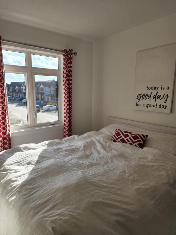 Place You Can Call Home !!! Near Ottawa Airport Ngoại thất bức ảnh